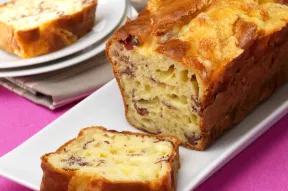 Cake du lendemain au fromage à Raclette RichesMonts Cake du lendemain au fromage à Raclette RichesMonts