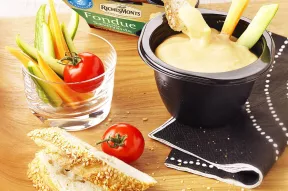 Mini Fondue RichesMonts et ses légumes pour l’apéro Mini Fondue RichesMonts et ses légumes pour l’apéro