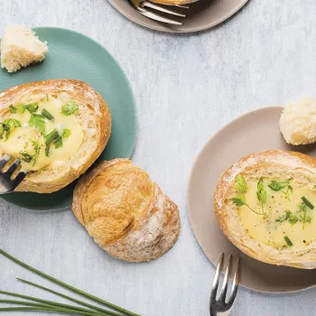 Fondue savoyarde individuelle RichesMonts en coque de pain aux herbes fraîches